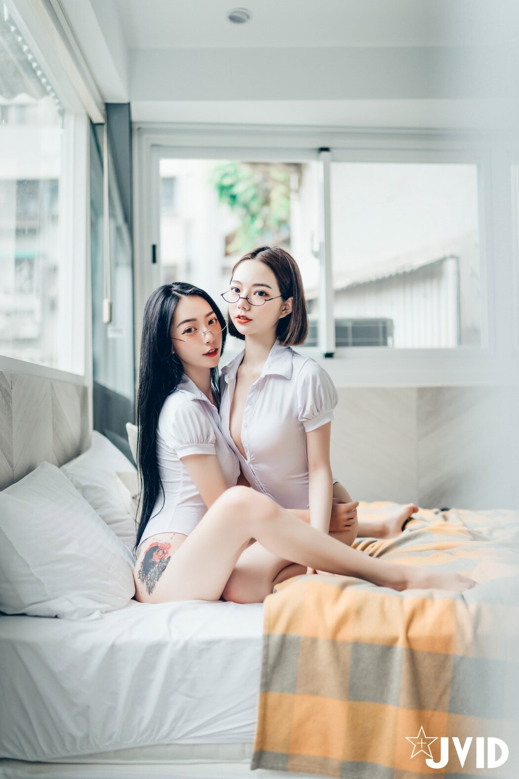 JVID 2022.02.14 Piao Piao 飄飄 And Jiu Jiu 啾啾 – Celebrate Valentines Day With Goddess Sisters B