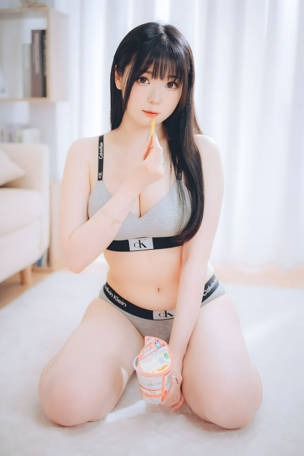 Coser@霜月Shimo – DL版写真集」週末彼女 Part1