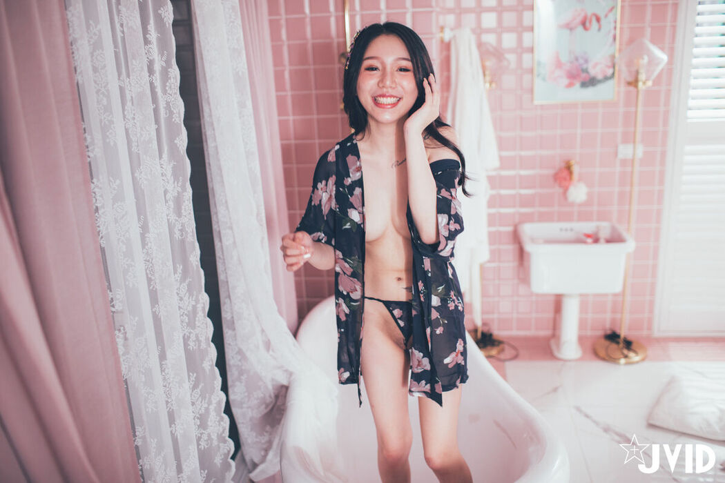 JVID Fan Fan 梵梵 – 天然美女梵梵 美麗無邪的笑容甜翻你的心 Part2
