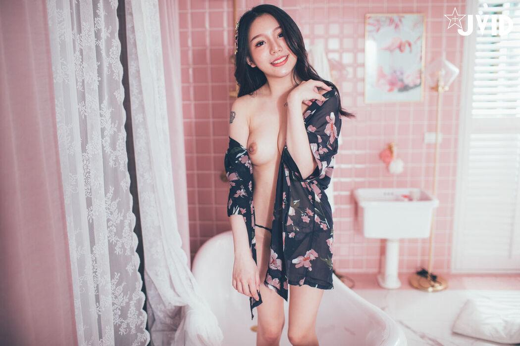 JVID Fan Fan 梵梵 – 天然美女梵梵 美麗無邪的笑容甜翻你的心 Part2