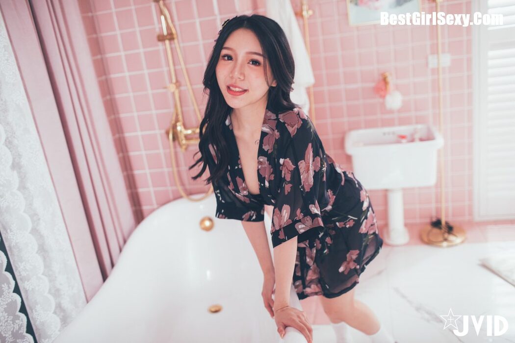 JVID IGHOT 梵梵 – Beautiful Innocent Smile C