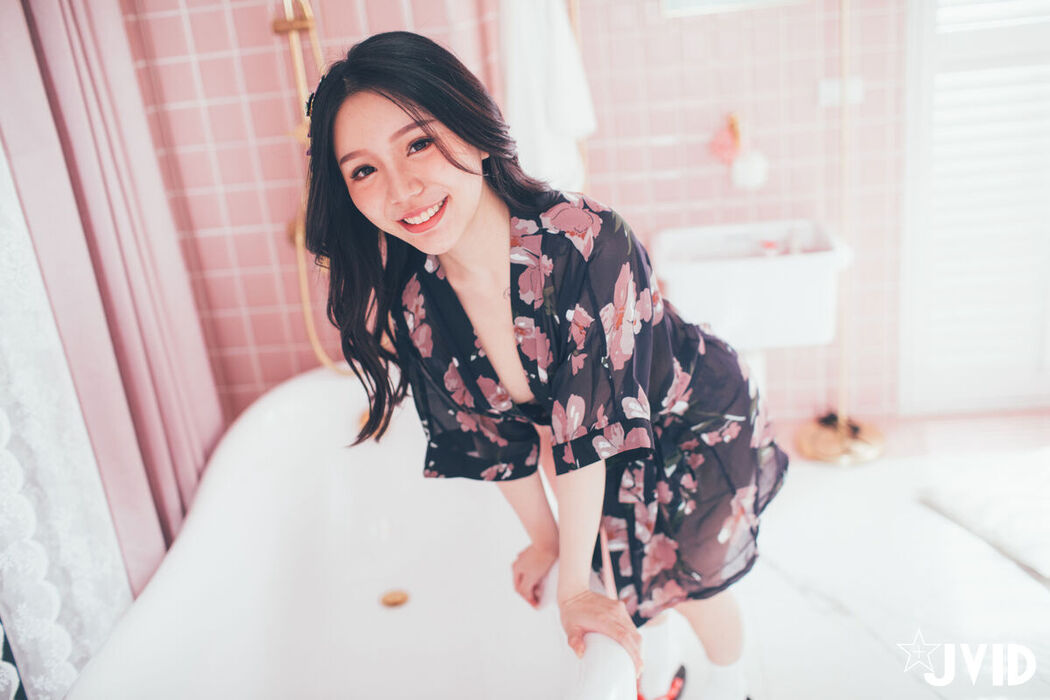 JVID Fan Fan 梵梵 – 天然美女梵梵 美麗無邪的笑容甜翻你的心 Part1