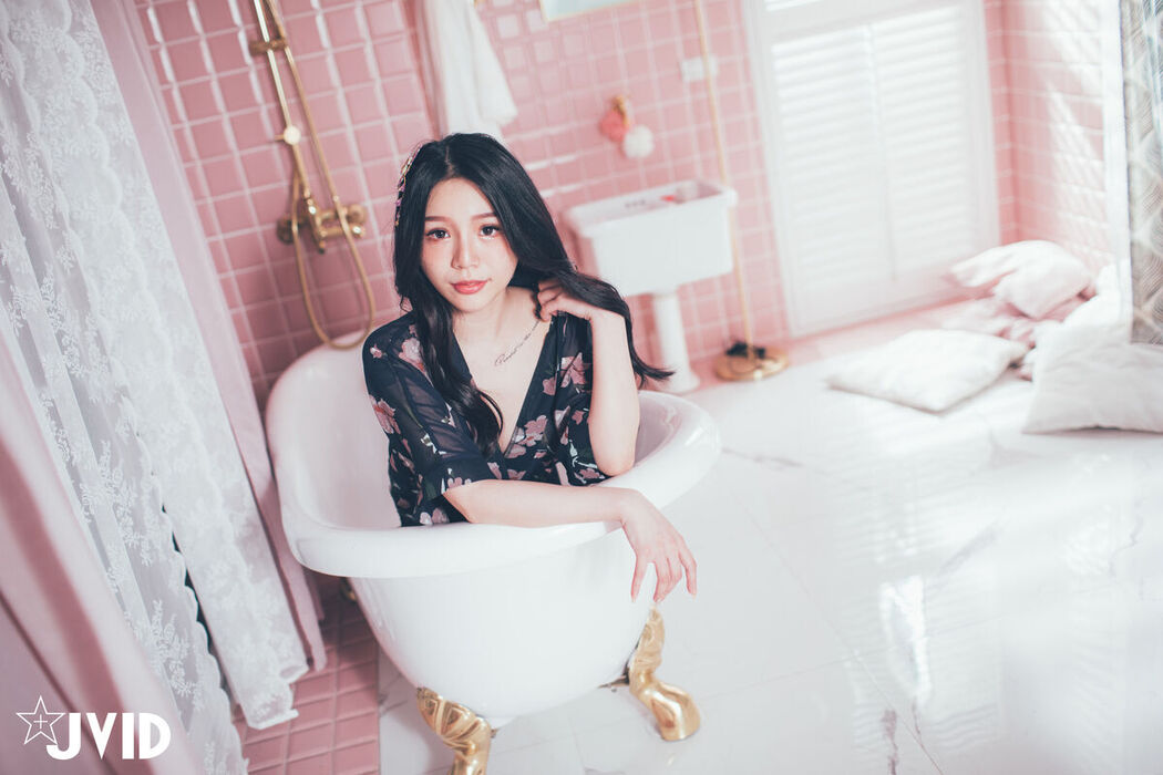 JVID Fan Fan 梵梵 – 天然美女梵梵 美麗無邪的笑容甜翻你的心 Part3