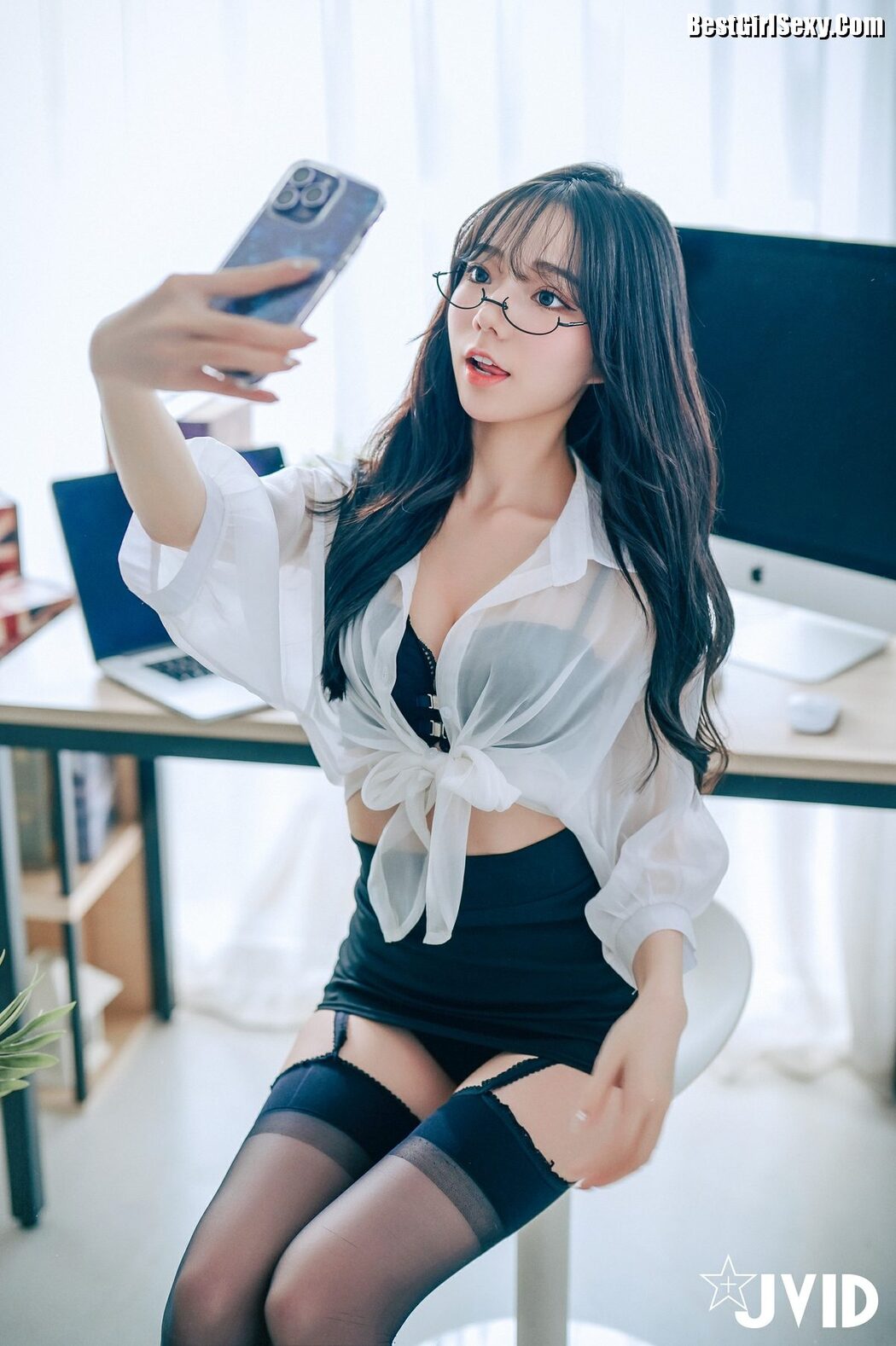 JVID Jiu Jiu 啾啾 – Lustful Little Secretary A