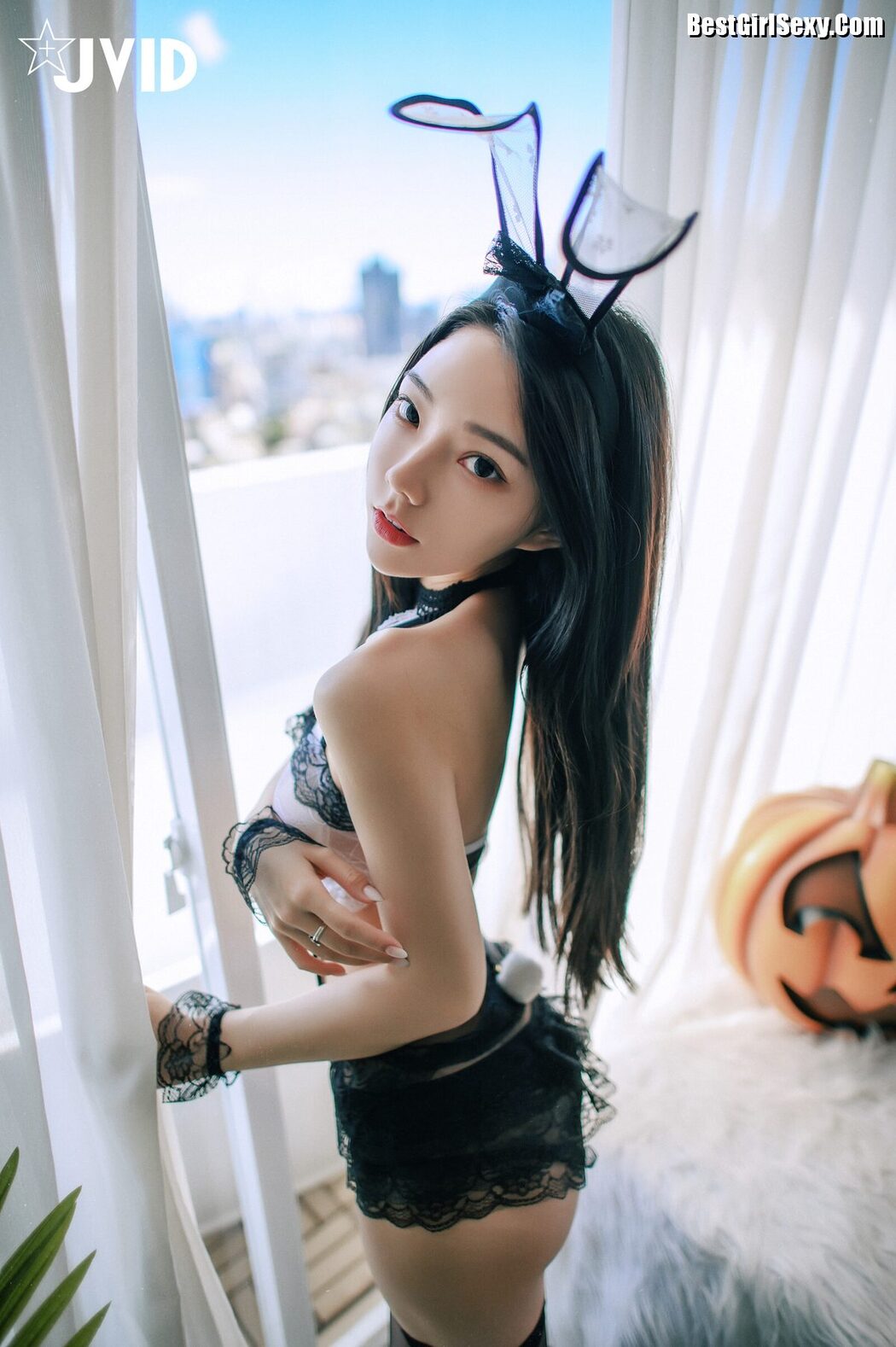 JVID Jiu Jiu 啾啾 – School Girl Turns Into Devil Bunny A