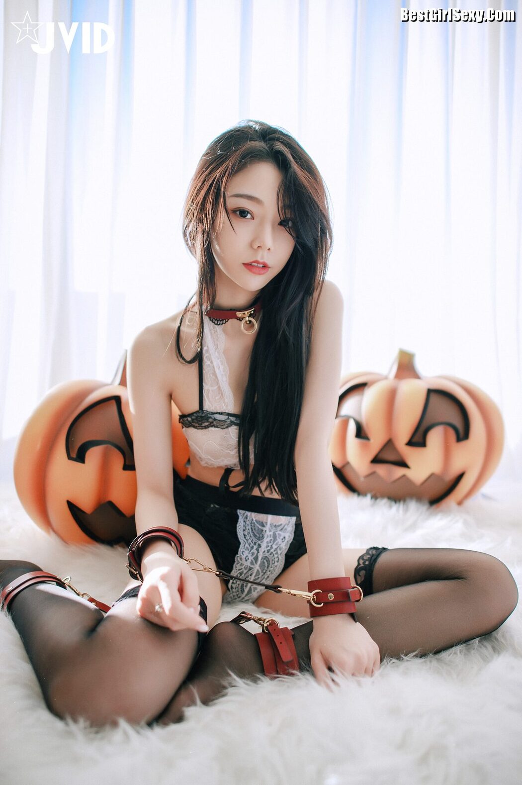 JVID Jiu Jiu 啾啾 – School Girl Turns Into Devil Bunny B