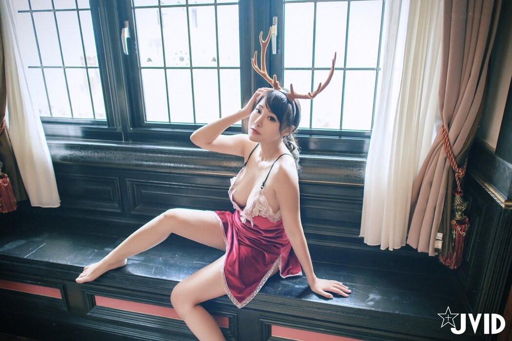 JVID LeLe – Sexy Girl Of Santa B