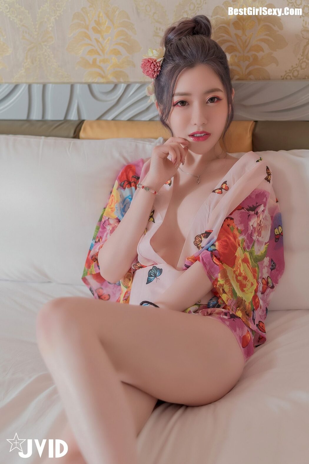 JVID Li Nai Jiang 璃奈醬 – Encounter With The Beautiful Hotel Hostess A