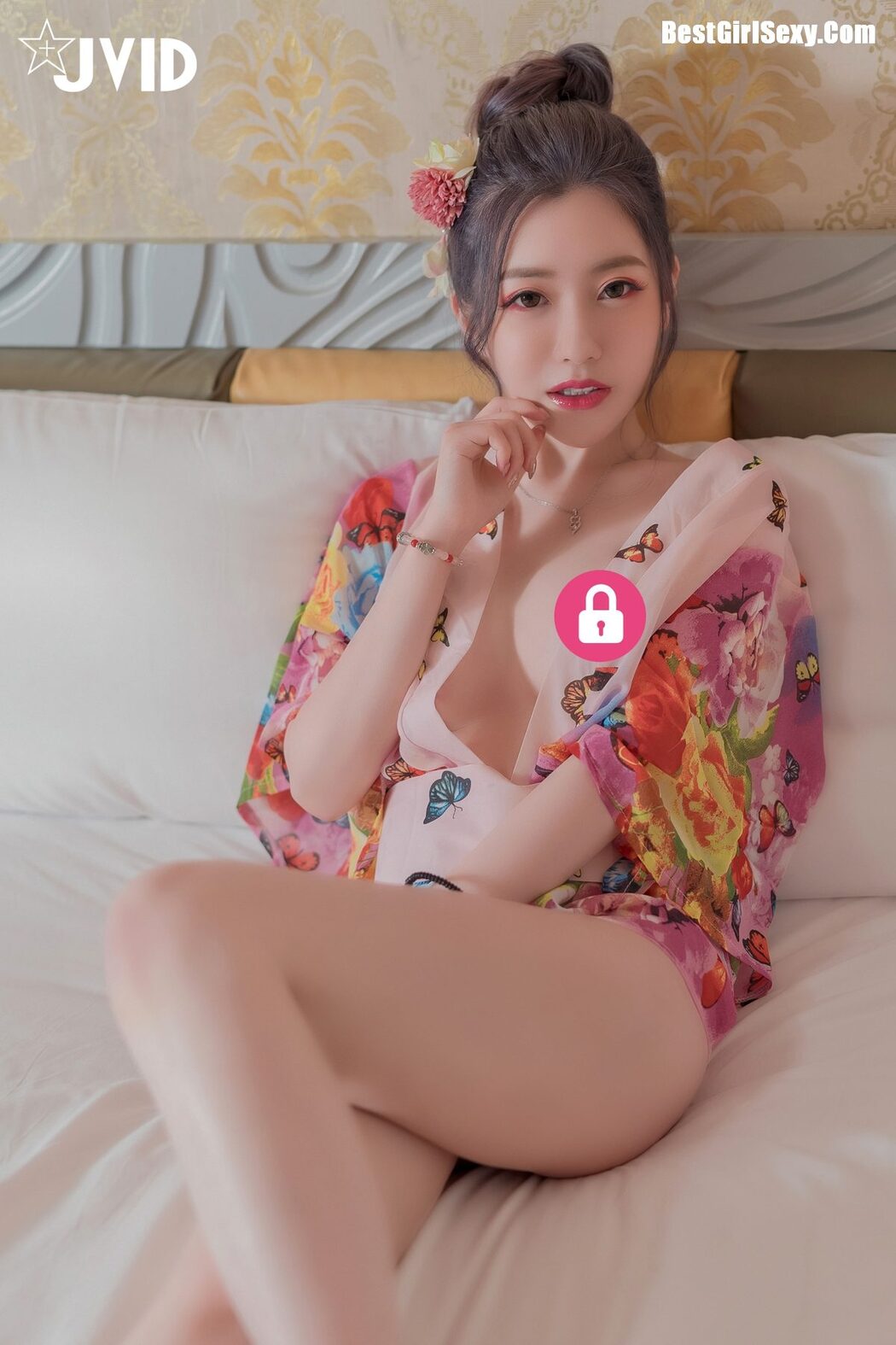 JVID Li Nai Jiang 璃奈醬 – Encounter With The Beautiful Hotel Hostess A