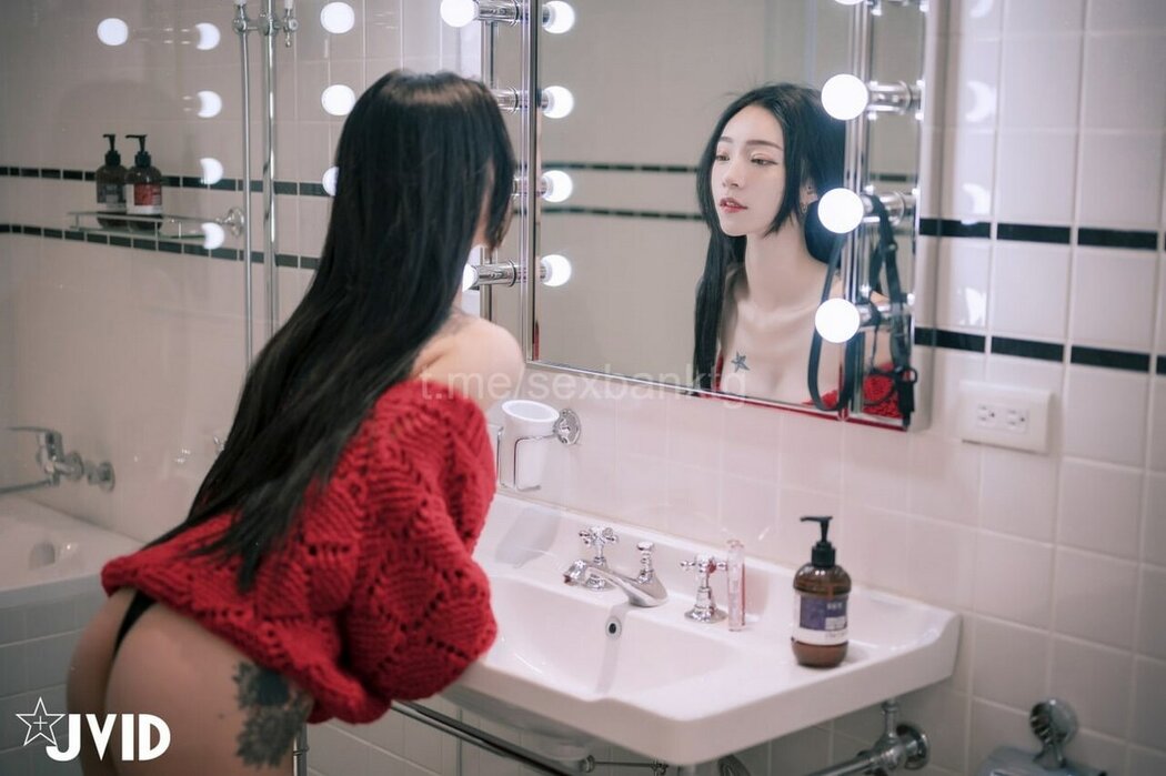 JVID Piao 飘 – Home Alone B
