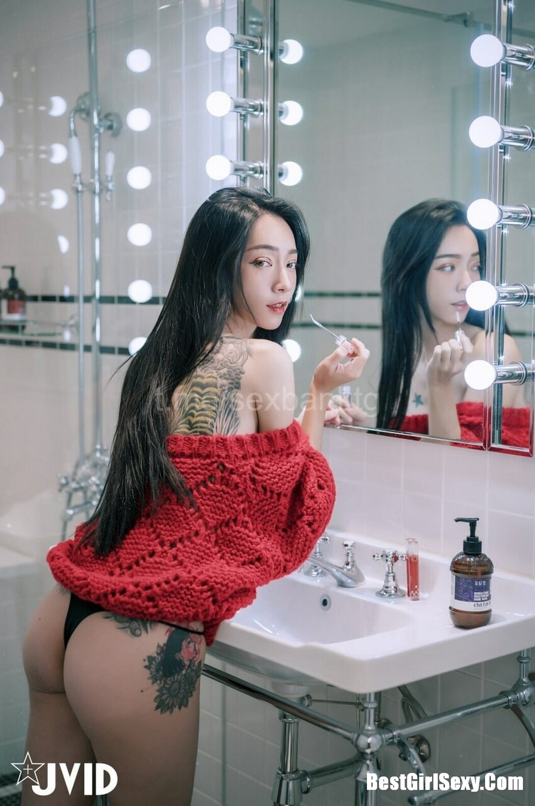 JVID Piao 飘 – Home Alone B