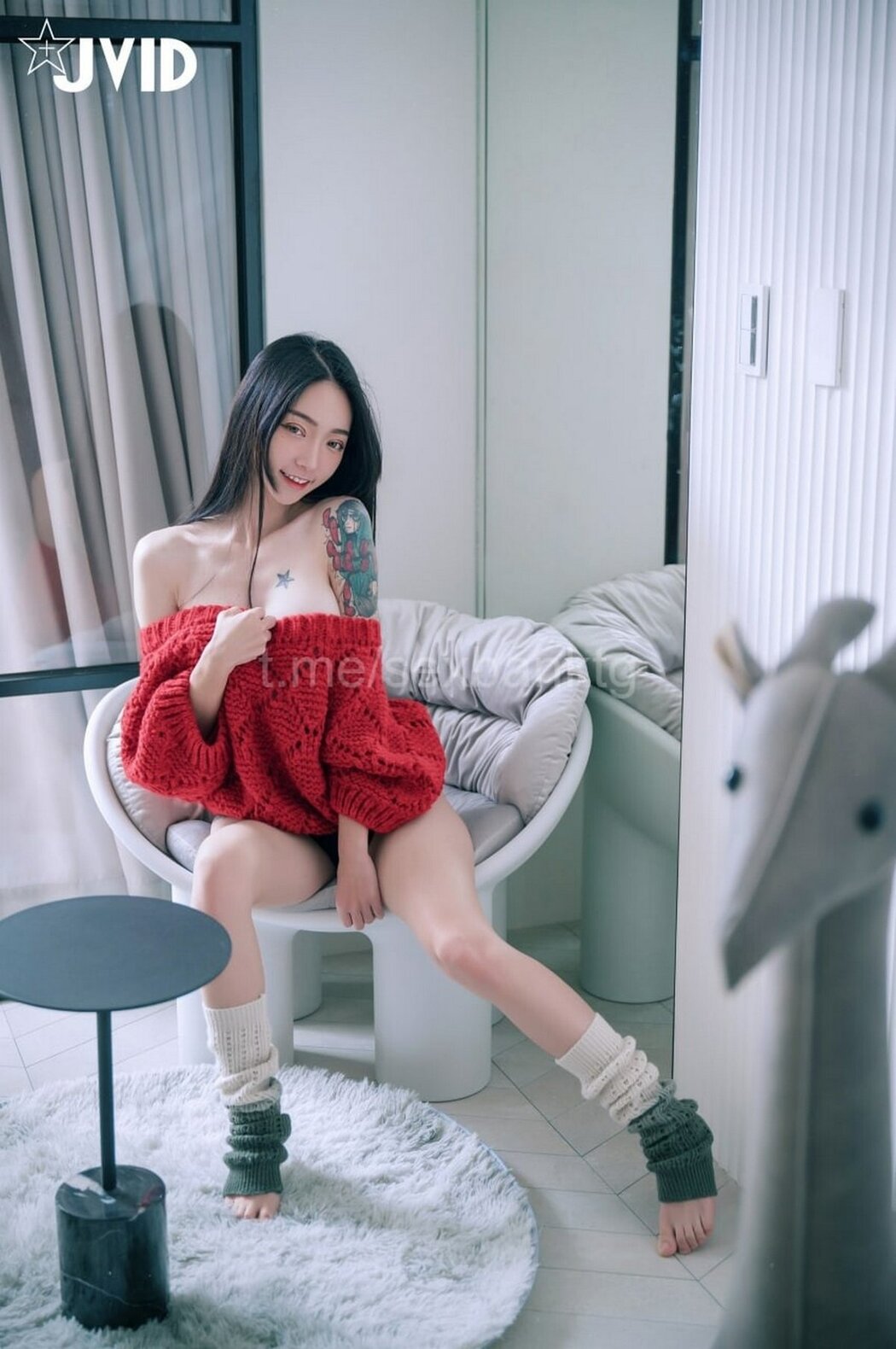 JVID Piao 飘 – Home Alone B