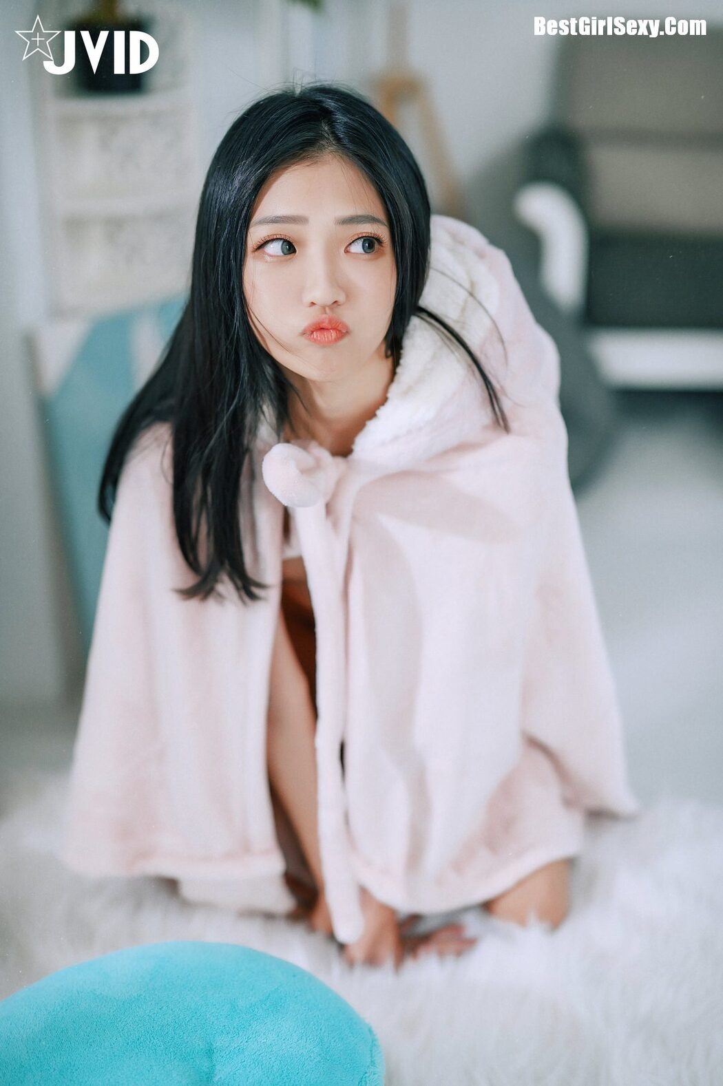 JVID Yan Yan 妍妍 – The Rebirth Of A Cute Girl Part 01