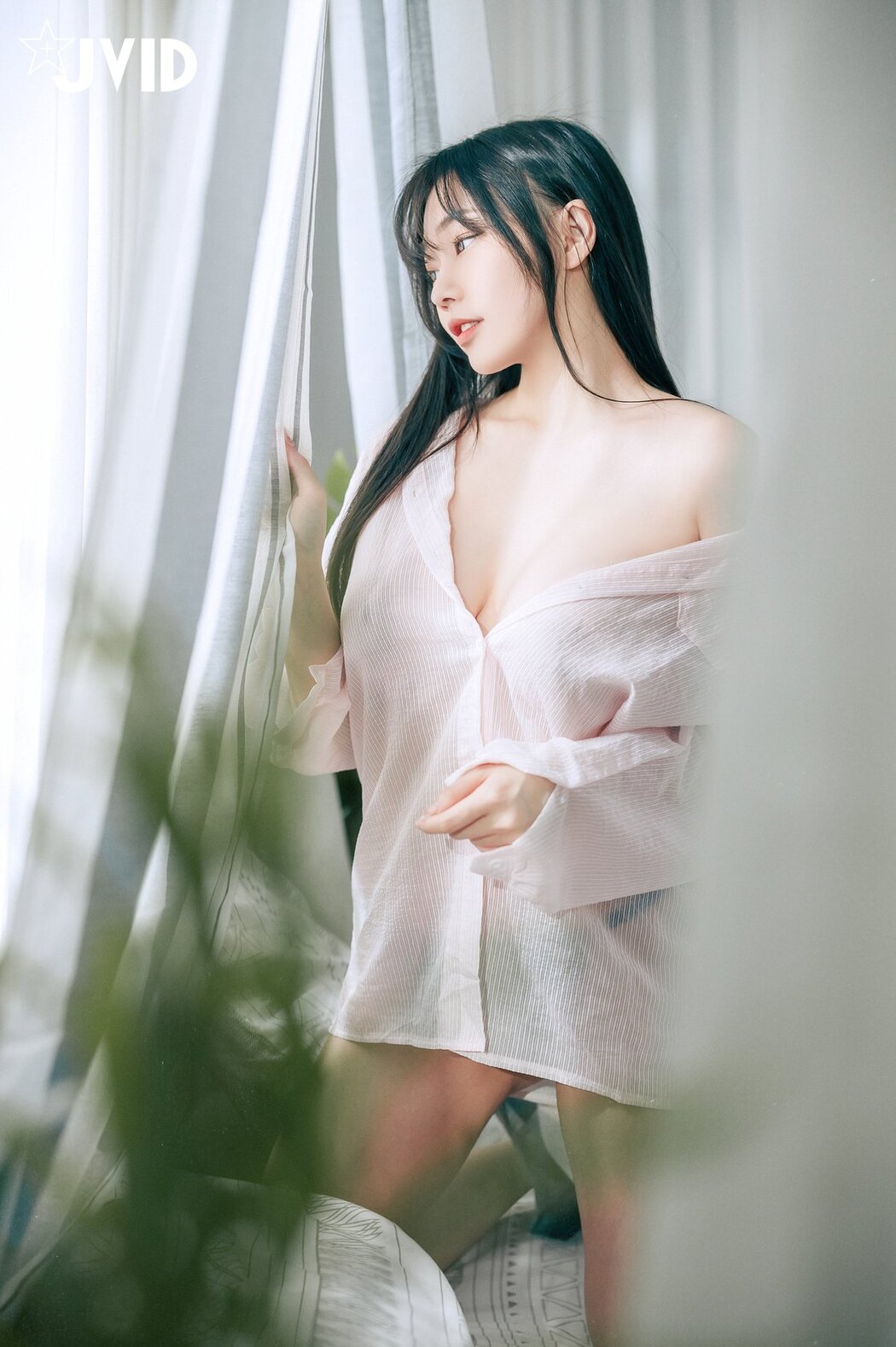 JVID Yi Xin Slivia 苡昕Slivia – 超巨乳女秘書 Part3