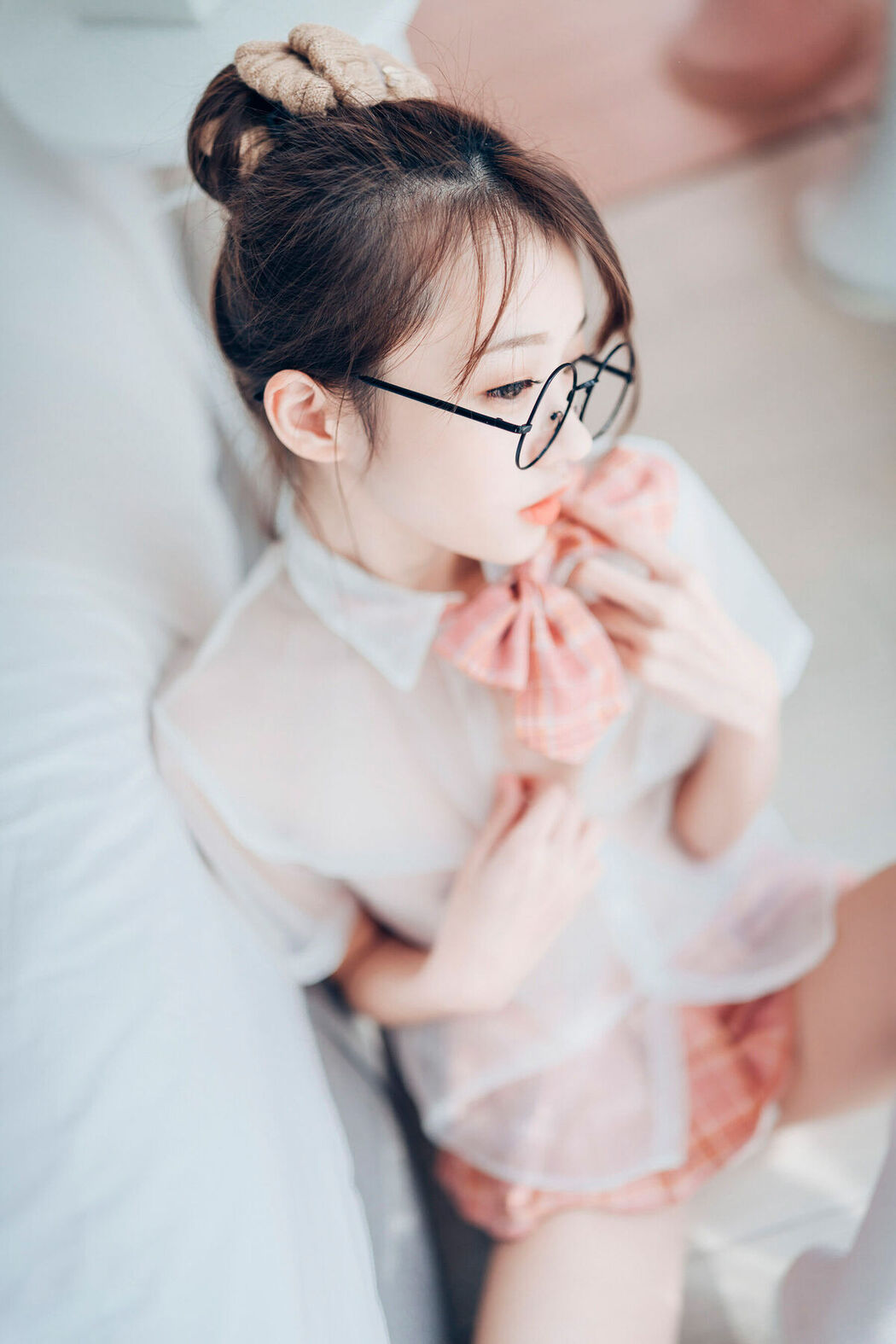 JVID 妍妍 Angel – 女孩在trasmart制服與眼鏡 Part1