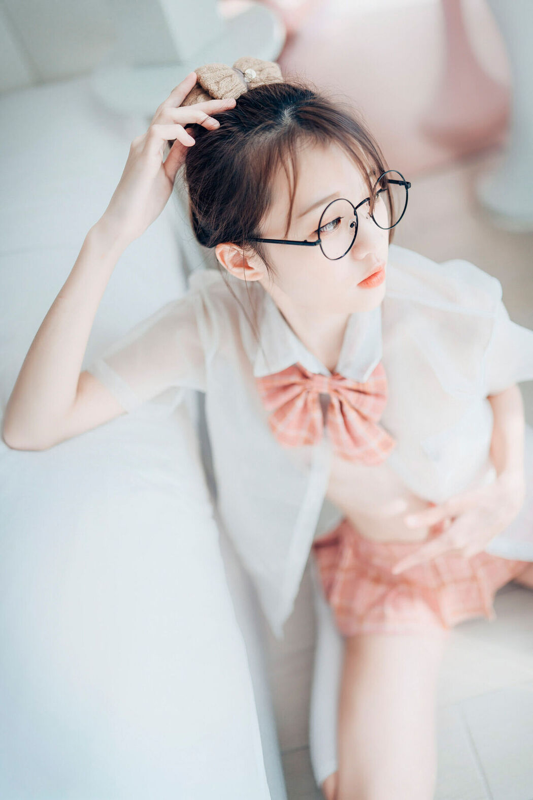 JVID 妍妍 Angel – 女孩在trasmart制服與眼鏡 Part1