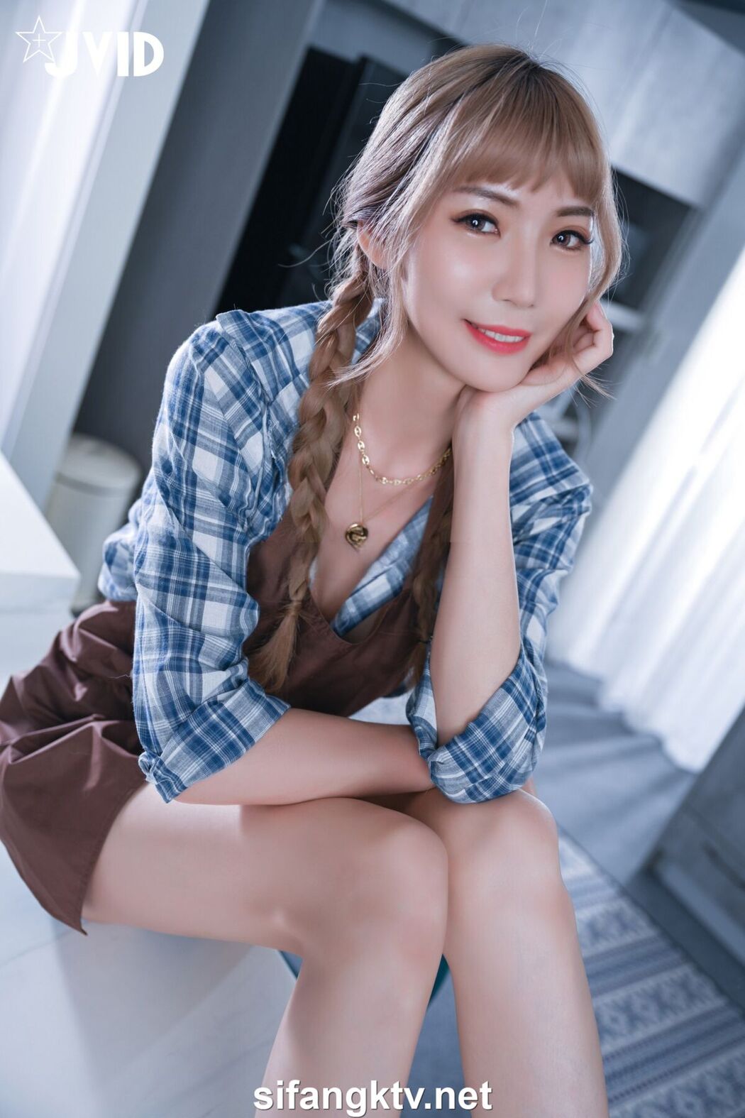 JVID Zhi Xuan 芷萱 – 超大尺度私拍 斯文青春廚娘 四點全露 Part2