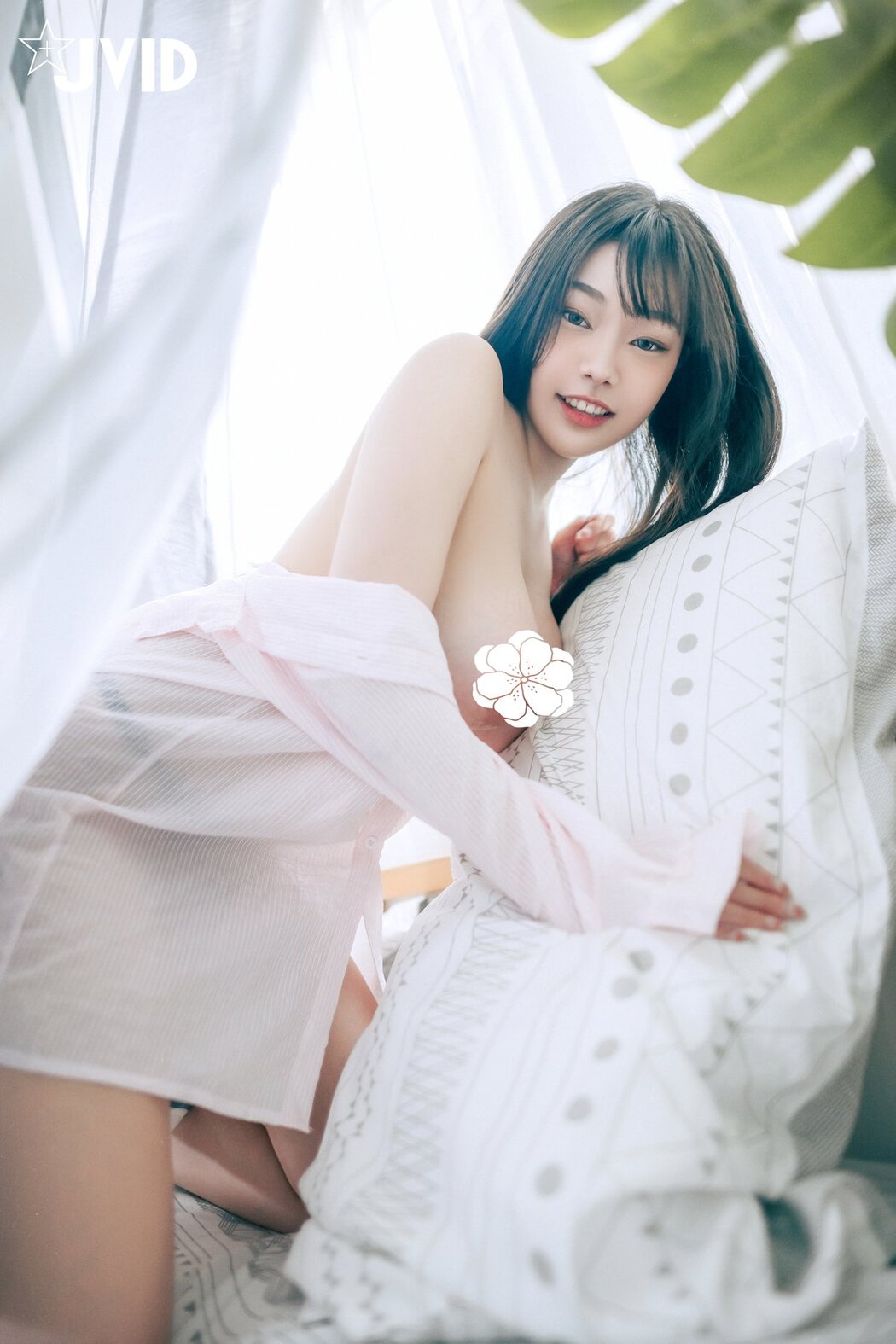 JVID Yi Xin Slivia 苡昕Slivia – 超巨乳女秘書 Part2