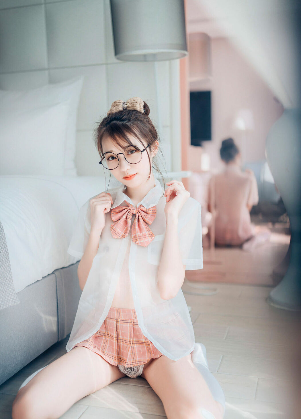 JVID 妍妍 Angel – 女孩在trasmart制服與眼鏡 Part1