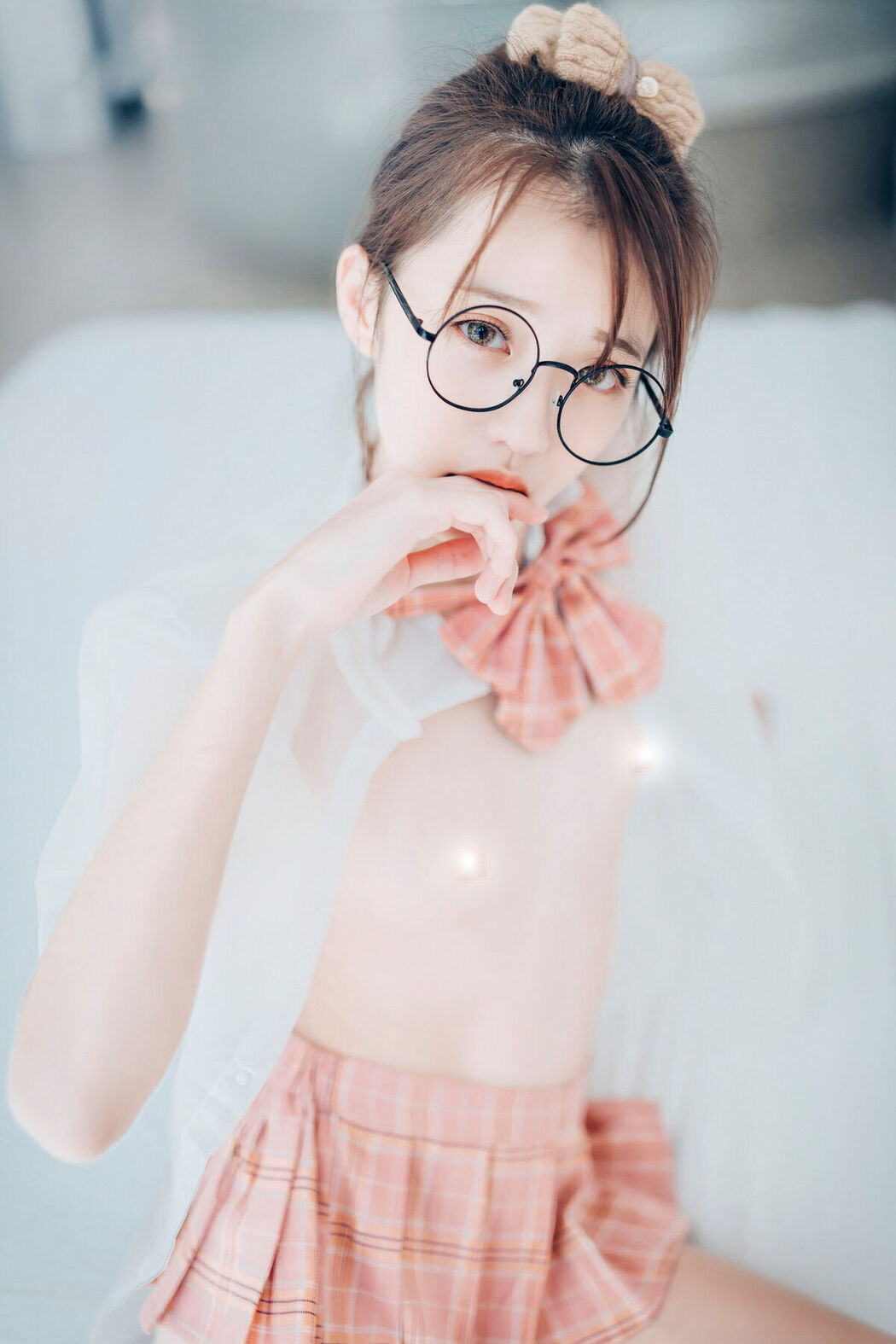 JVID 妍妍 Angel – 女孩在trasmart制服與眼鏡 Part1