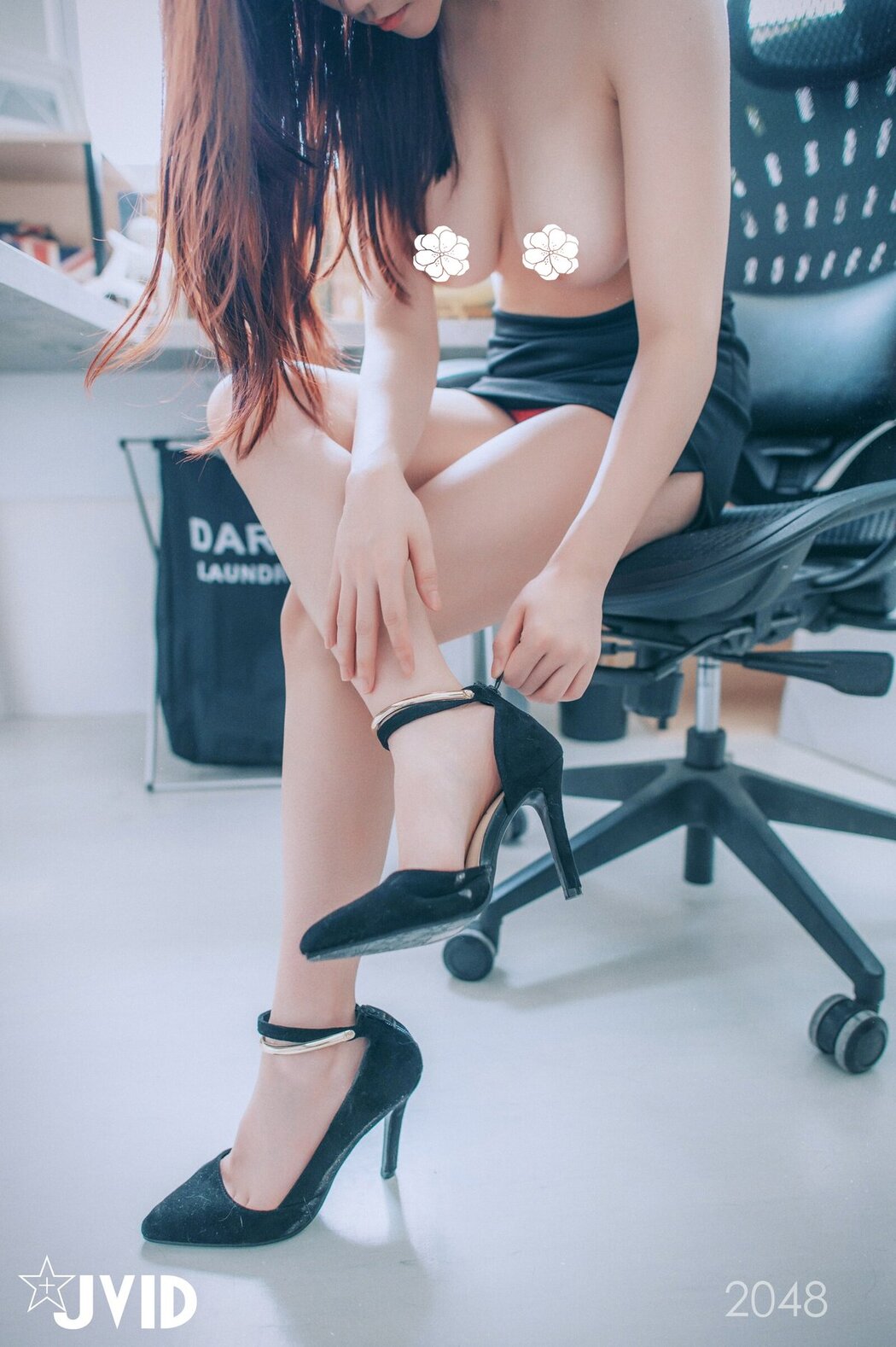 JVID Ye Xiao Min 葉小敏 – 情欲女秘書の居家辦公 Part1