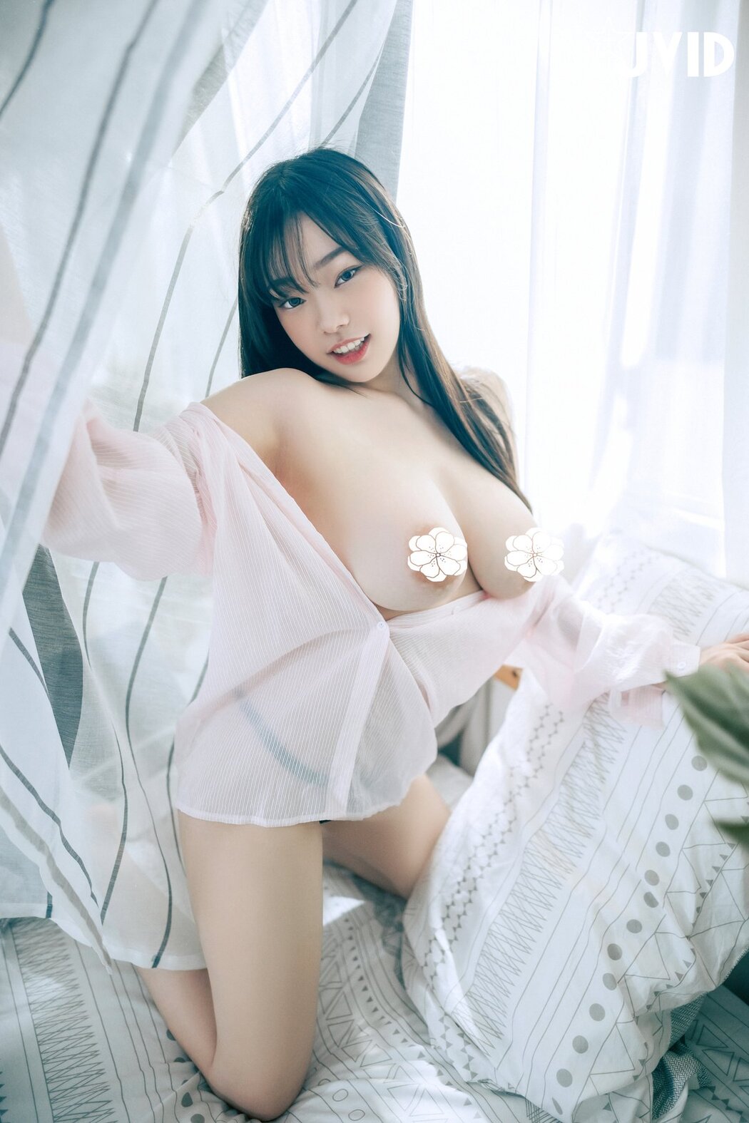 JVID Yi Xin Slivia 苡昕Slivia – 超巨乳女秘書 Part2