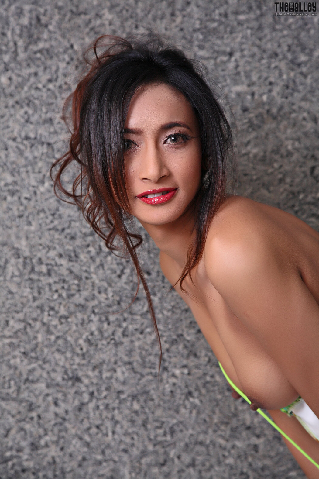 Alicha The Black Alley Photobook Set.06