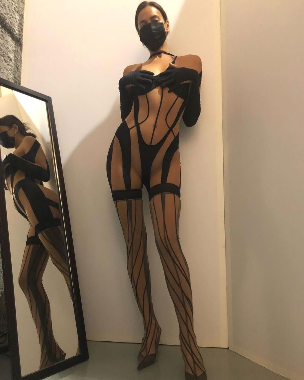 H Irina Shayk &#8230; με αποκαλυπτικό outfit !(+video)