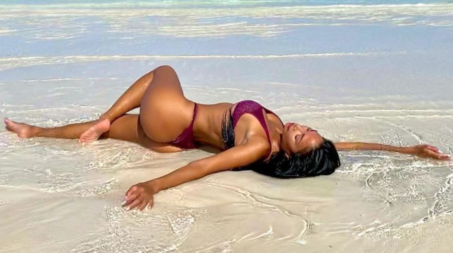 H Nicole Scherzinger(4,7 εκατομύρια followers) … απολαμβάνει τις διακοπές της ! Cover Photo