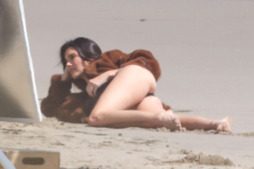 Τα οπίσθια της Kendall Jenner … σε παρασκήνια φωτογράφησης !