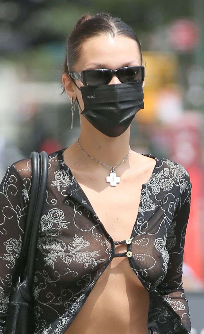 Bella Hadid &#8230; Summer Pokies !