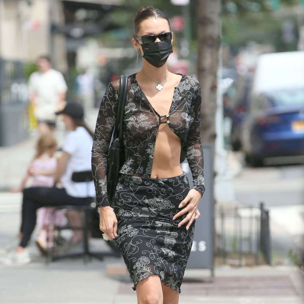 Bella Hadid … Summer Pokies ! Cover Photo
