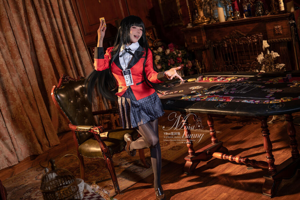 Coser@黏黏团子兔 – 狂赌之梦 Part1