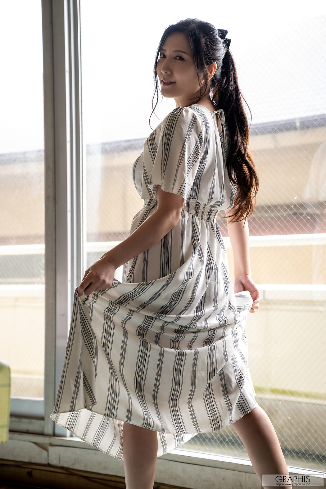 Yuna Shina 椎名ゆな, Graphis Gals 「Sultry Woman」 Vol.02