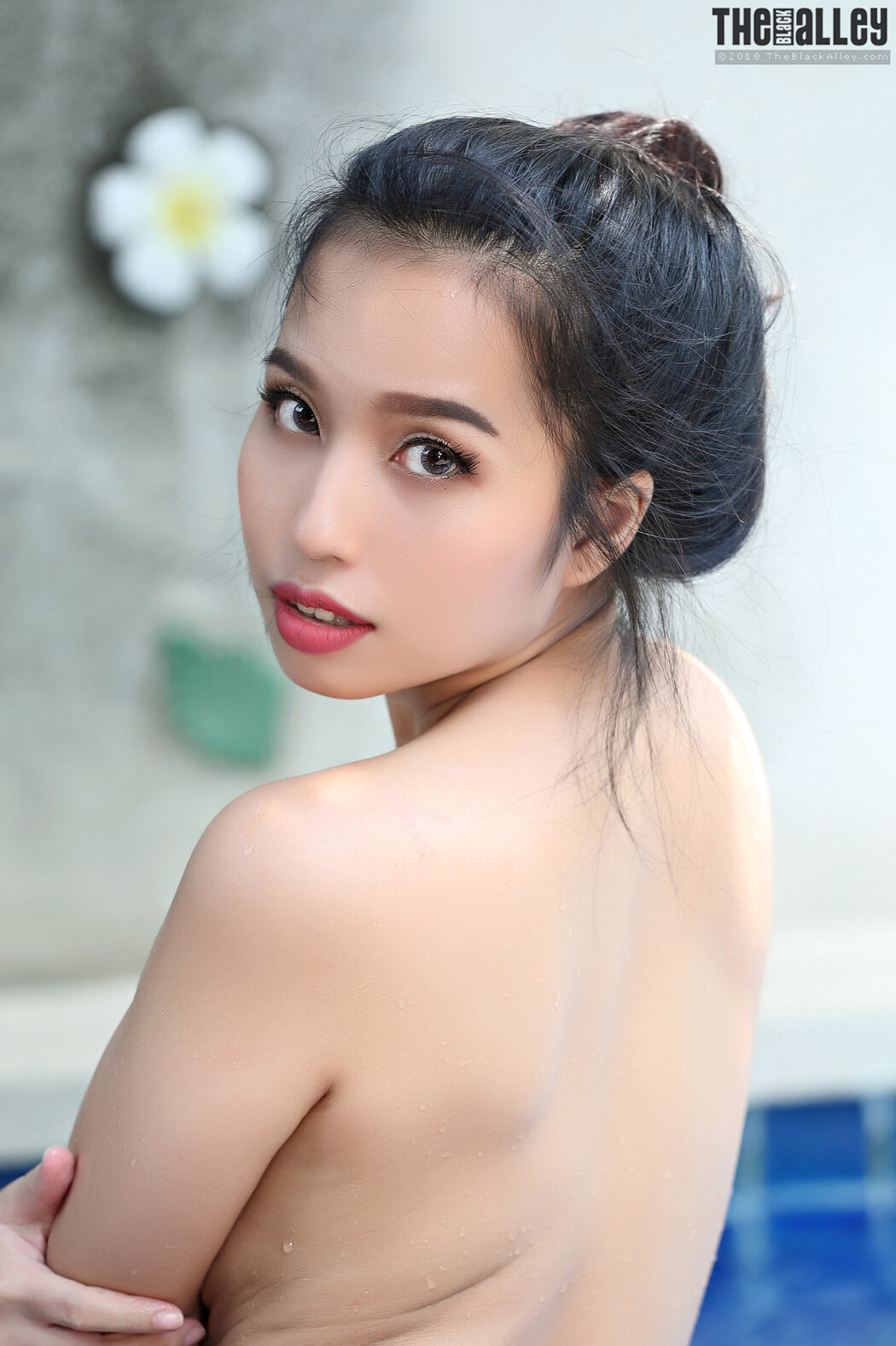 Norah The Black Alley Photobook Set.03