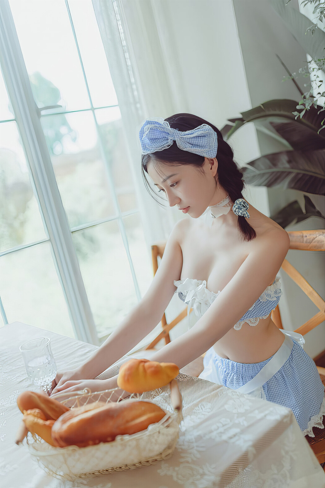 年年Nnian, 写真集 厨娘 Chef Girl
