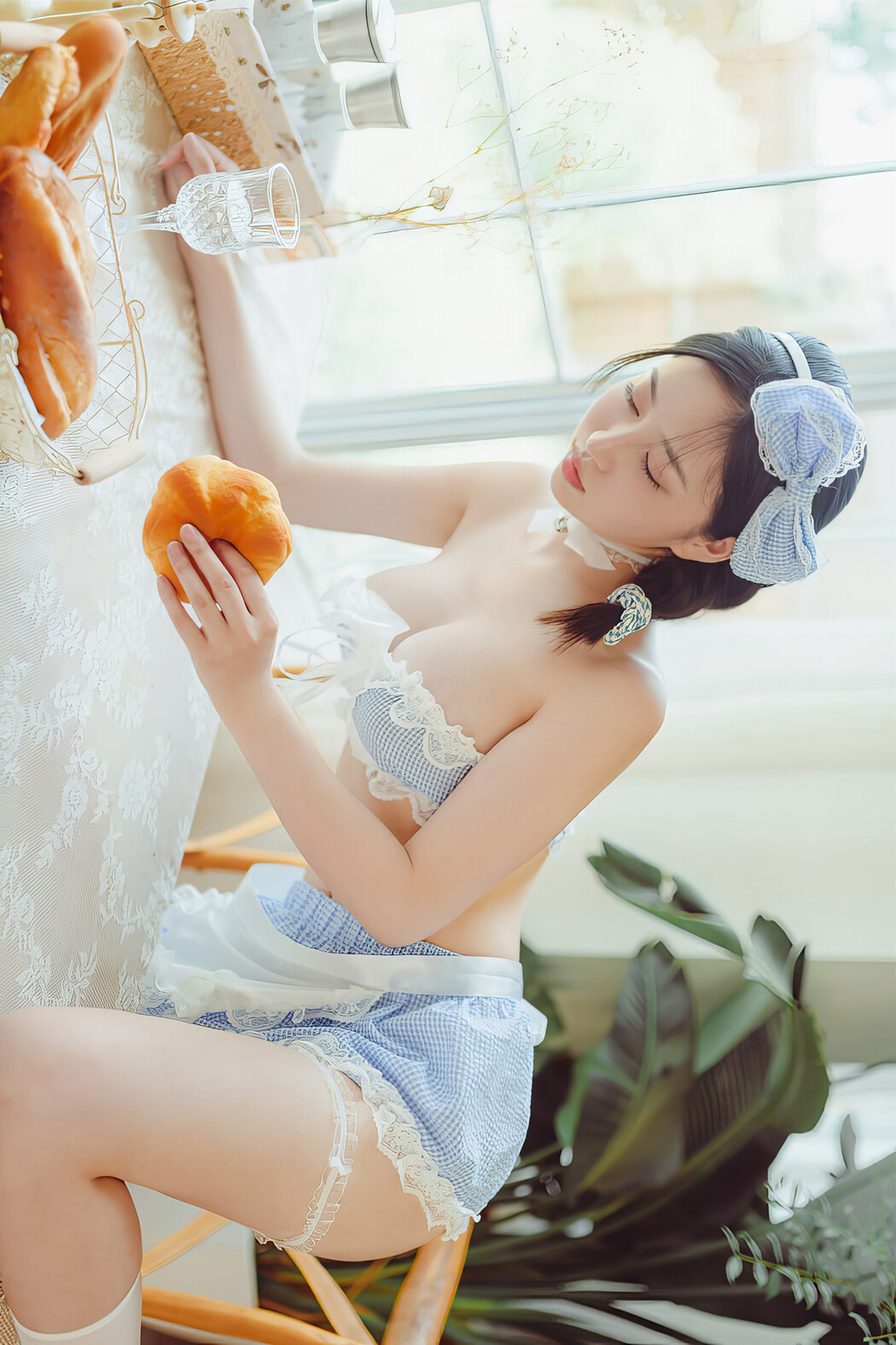 年年Nnian, 写真集 厨娘 Chef Girl