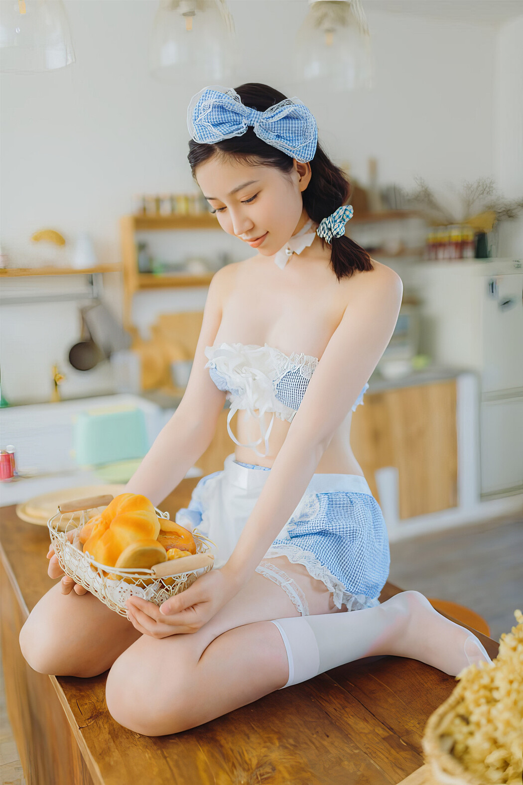 年年Nnian, 写真集 厨娘 Chef Girl