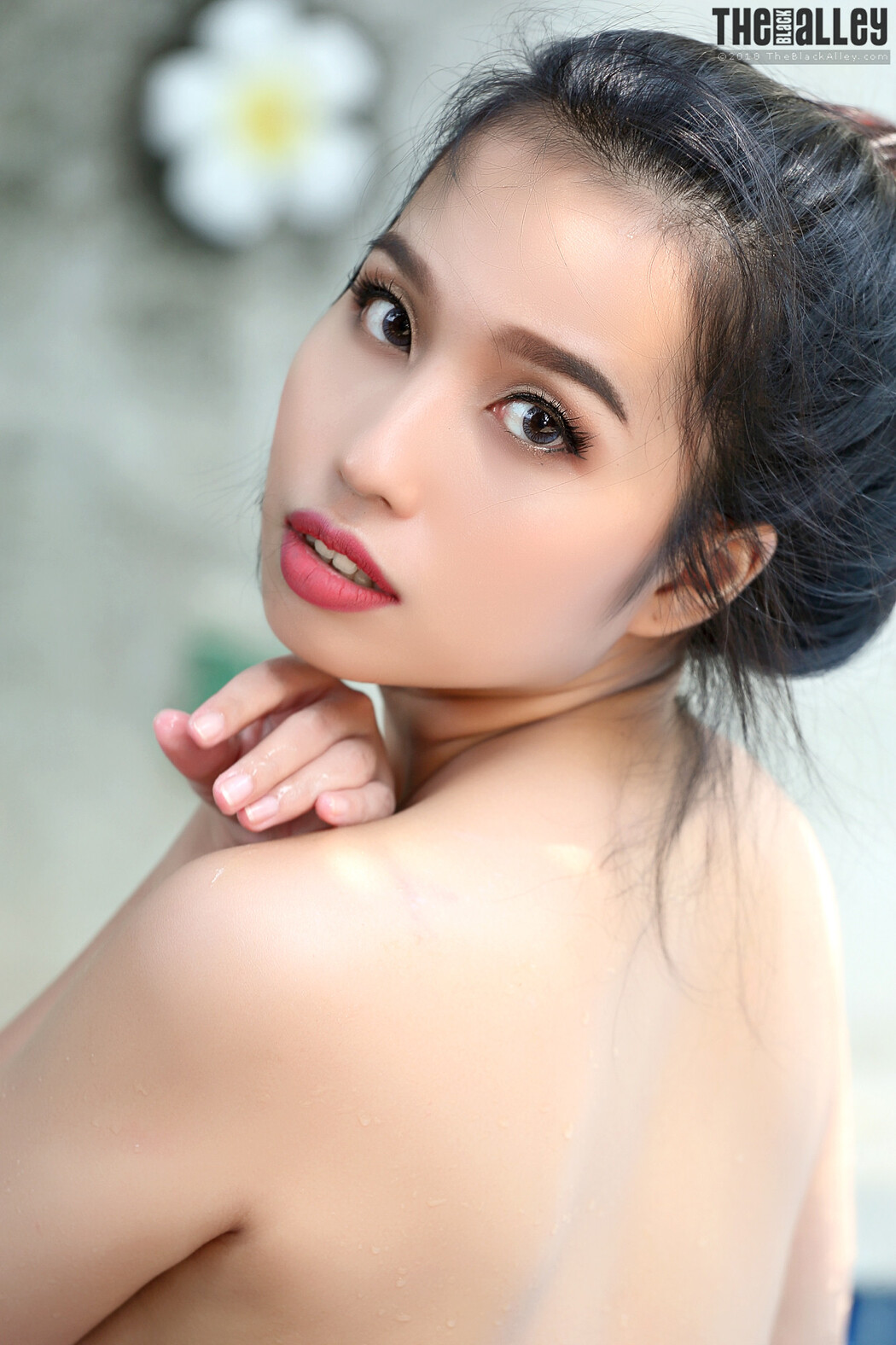 Norah The Black Alley Photobook Set.03