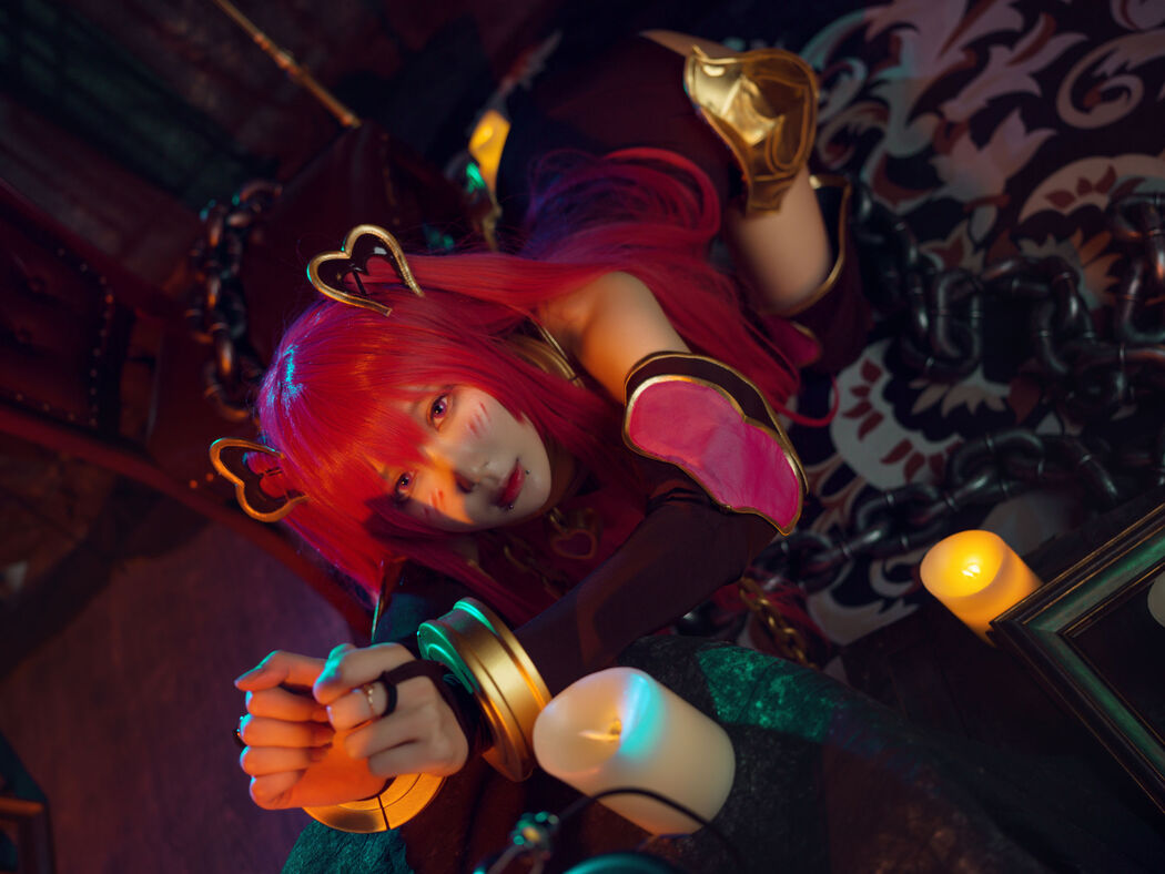 [Internet celebrity COSER photo] Anime blogger A Bao is also a rabbit girl - empty flower