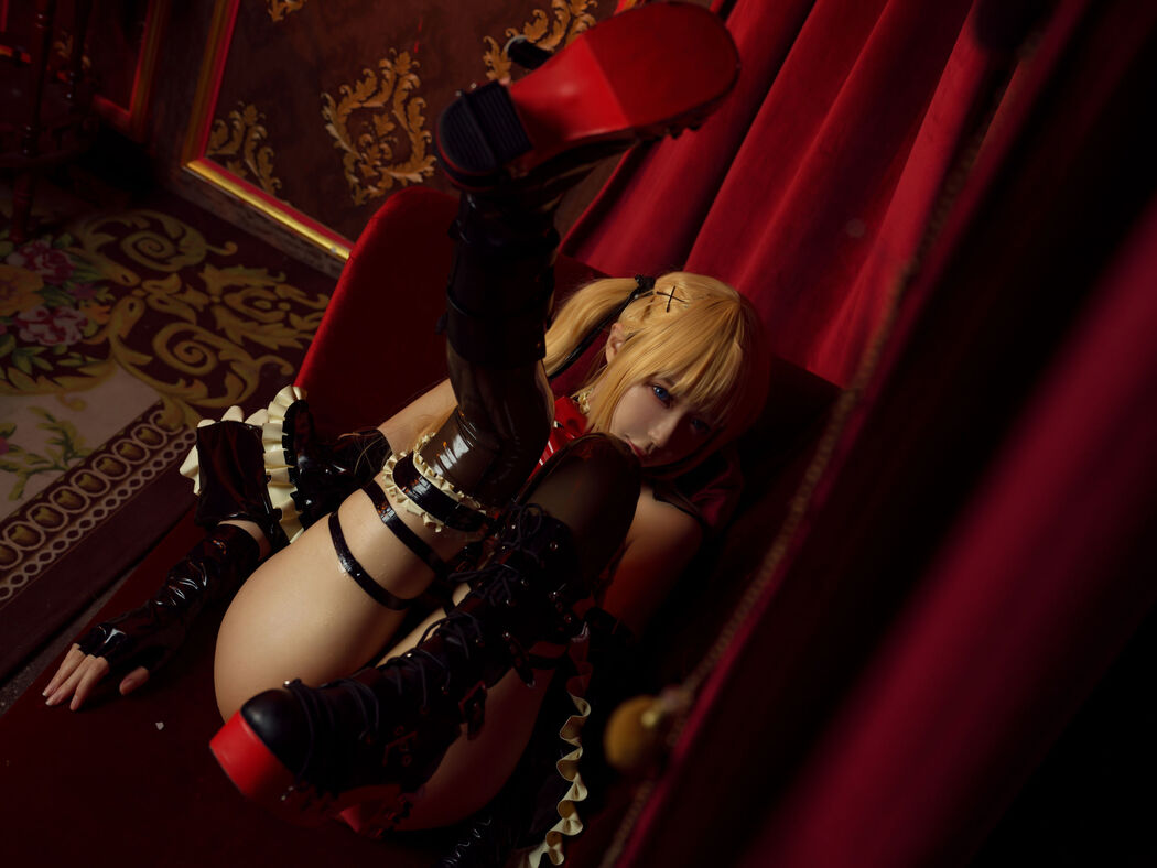 [Net Red COSER Photo] Anime blogger A Bao is also a rabbit girl - A Bao Mary Rose gel coat