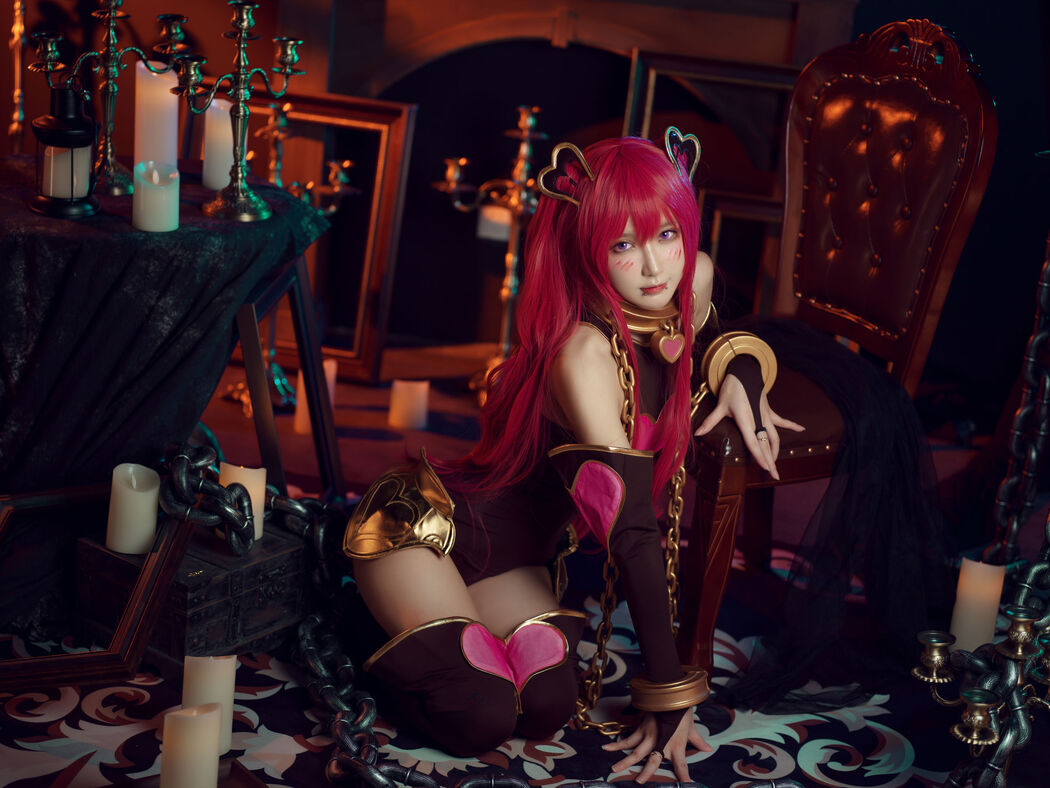[Internet celebrity COSER photo] Anime blogger A Bao is also a rabbit girl - empty flower