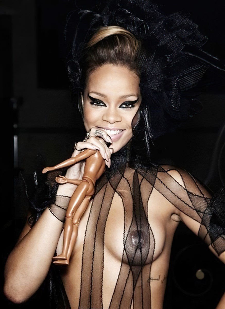 Rihanna Naked
