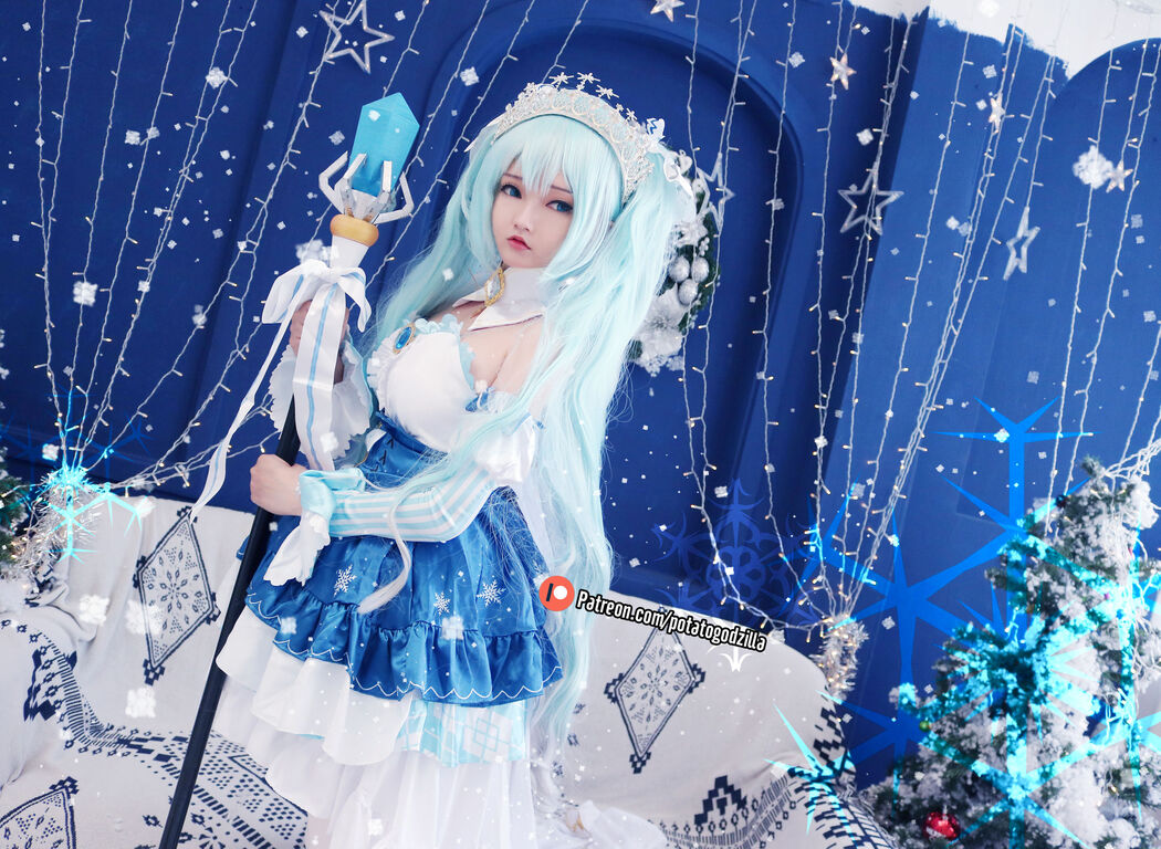 [COS Welfare] Miss Coser Potato Godzilla - Snow Miku