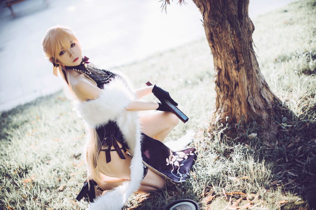 [Cosplay] Coser Yiyi - Girls Frontline Purple Rain Heart