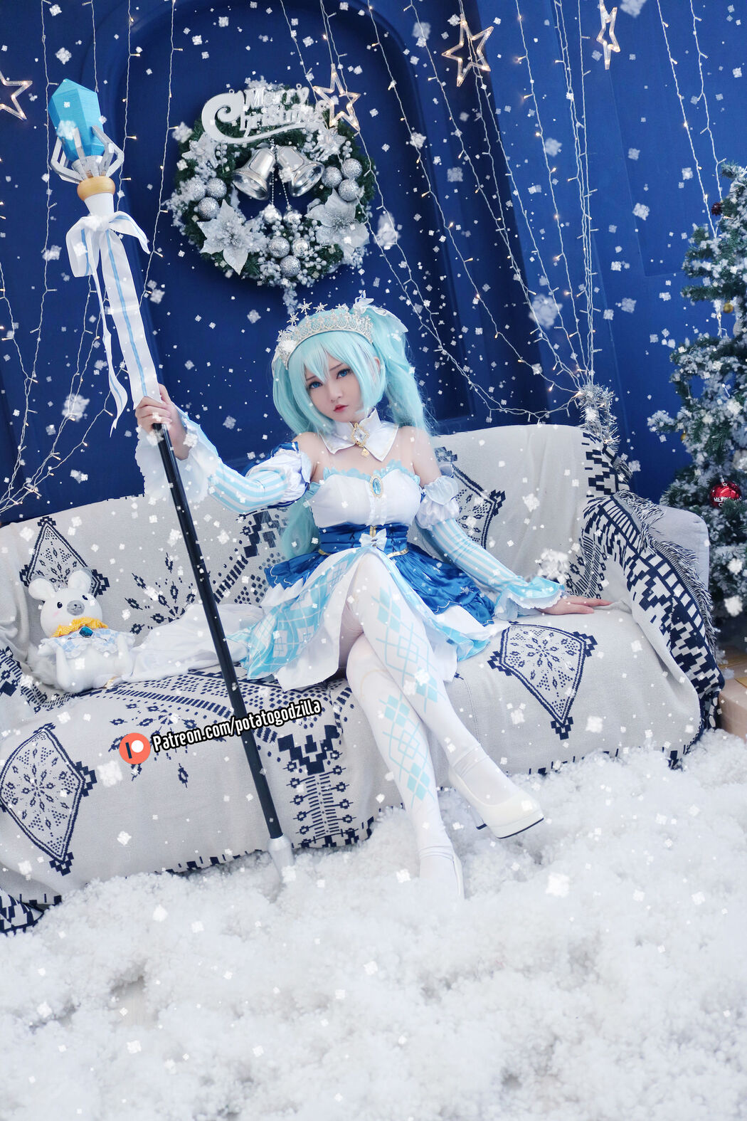 [COS Welfare] Miss Coser Potato Godzilla - Snow Miku