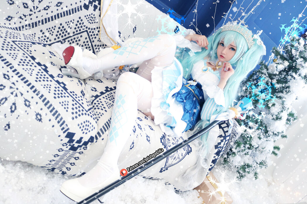 [COS Welfare] Miss Coser Potato Godzilla - Snow Miku