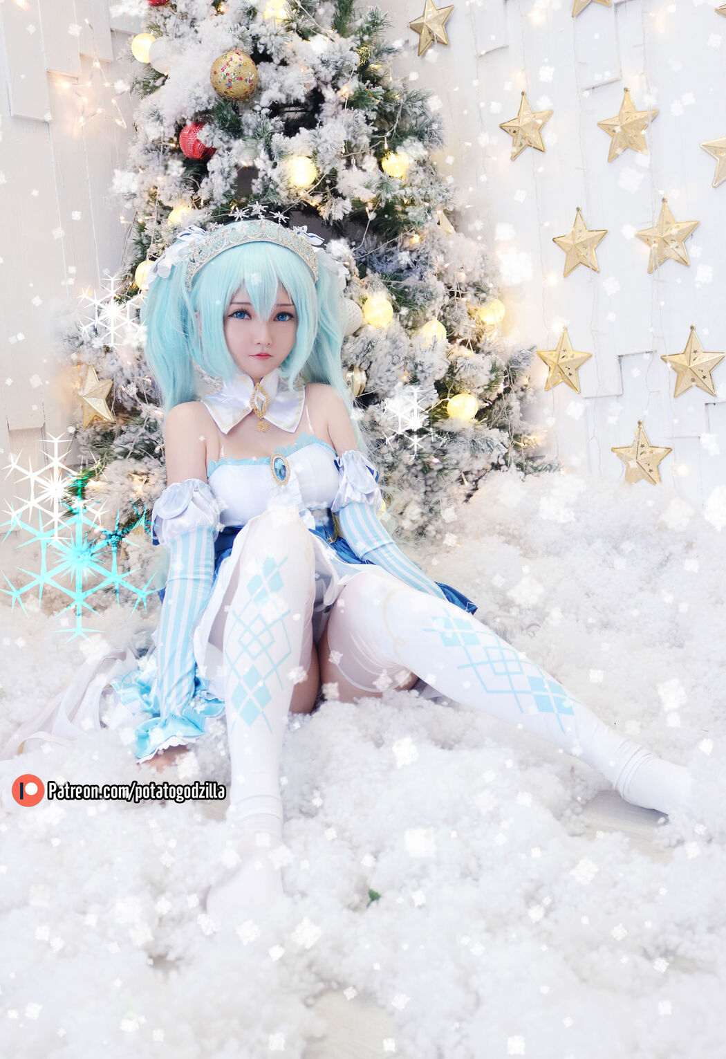 [COS Welfare] Miss Coser Potato Godzilla - Snow Miku Cover Photo