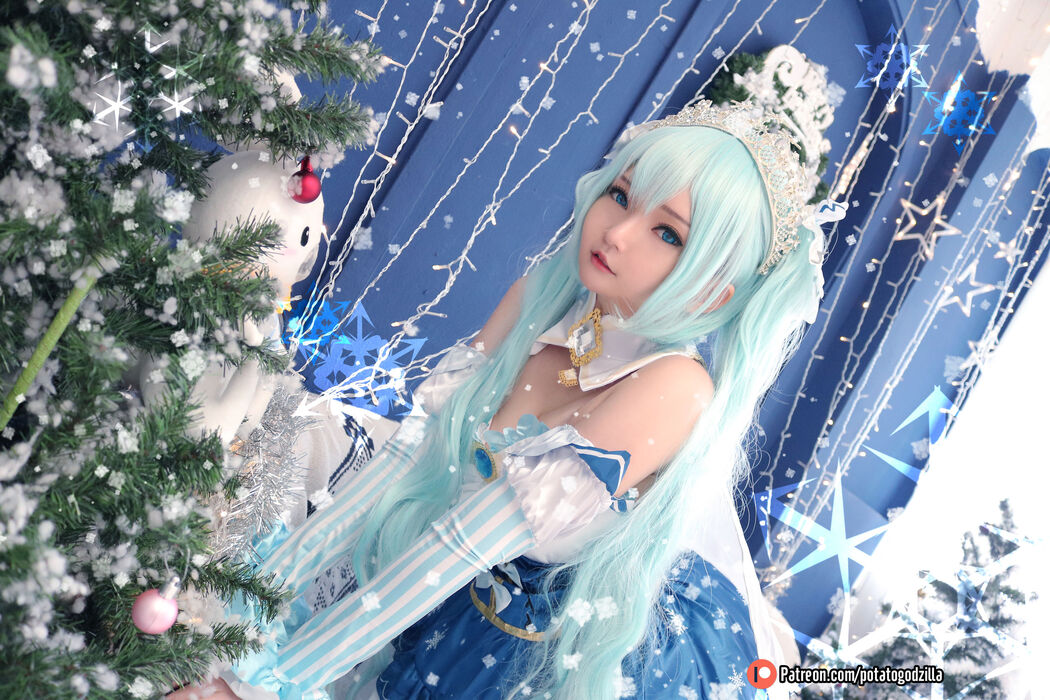 [COS Welfare] Miss Coser Potato Godzilla - Snow Miku