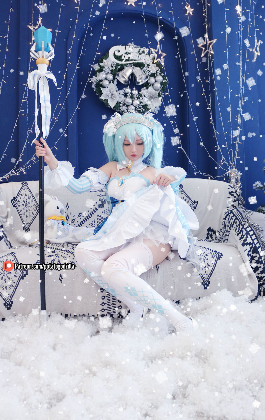 [COS Welfare] Miss Coser Potato Godzilla - Snow Miku